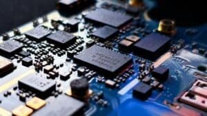 Read more about the article What Is an Electronics Engineer? A Simple Guide to a Smart Career Path